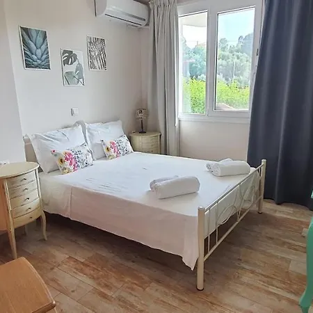 Apartment Kladis *